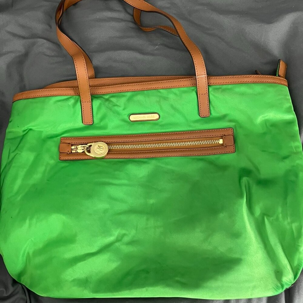 MICHAEL KORS KEMPTON Palm & Brown Nylon Tote Bag, green